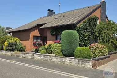 238 m² Wohnfläche, hochwertiges , freistehendes Einfamilienhaus