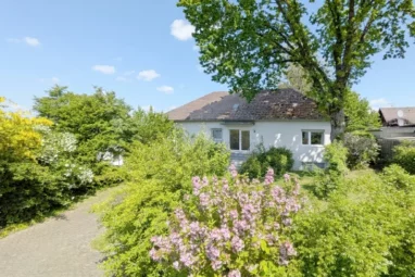 Zentrumsnah! Großer Winkelbungalow in Neunkirchen