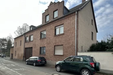 Rarität im Vorgebirge: Vierkanthof mit viel Platz in Merten