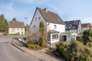 Haus mit zwei separaten Wohneinheiten in begehrter Wohnlage.