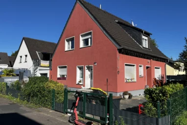 Zwei Wohneinheiten, viele Möglichkeiten – Zweifamilienhaus in Köln-Vogelsang