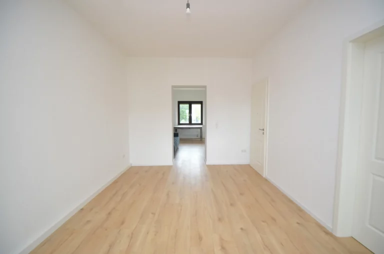 Helle, sehr zentral gelegene 3-Zimmerwohnung mit Garage!