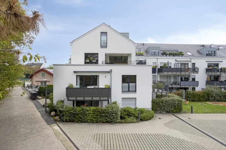 Moderne Dachgeschosswohnung mit besonderem Raumgefühl in Niehl.