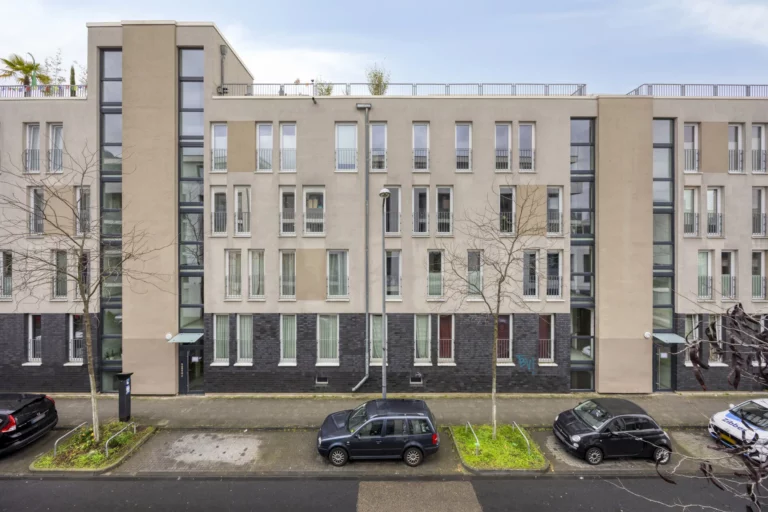 Moderne Stadtwohnung: 2 Zimmer + Tiefgarage in Köln-Kalk