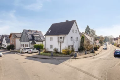 Haus mit zwei separaten Wohneinheiten in begehrter Wohnlage.